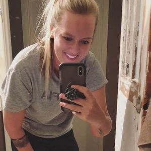 Meet your Posher, Cortney